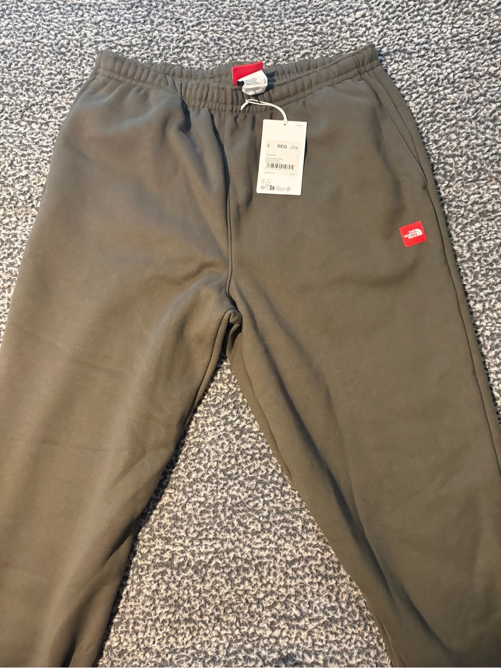 The North Face Men’s Size L Army Green Sweatpants 30” Inseam NWT!
